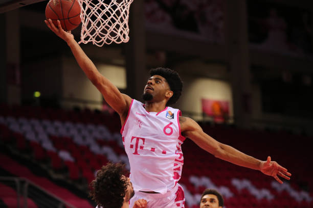 动依旧是他 动依旧是他